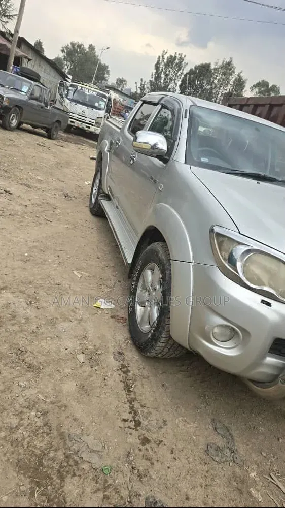 Toyota Hilux 2010 Silver