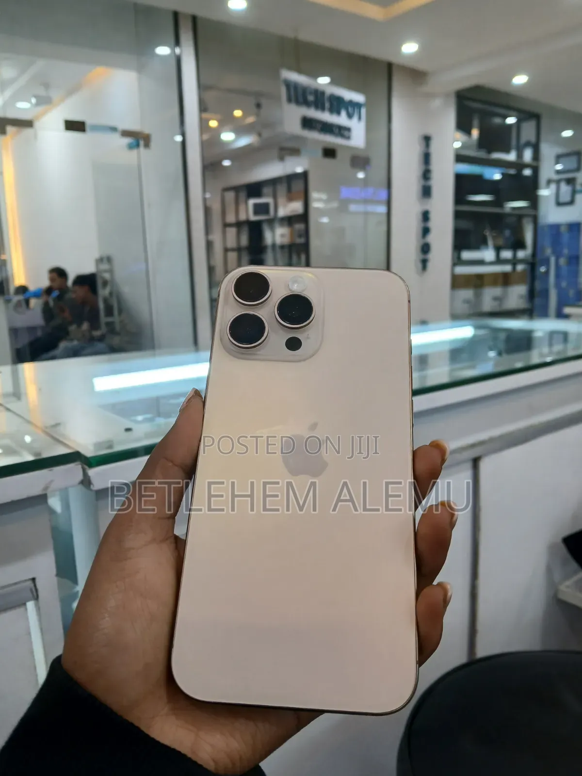 New Apple iPhone 16 Pro Max 256 GB Gold