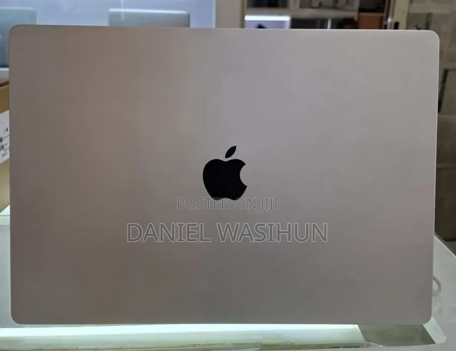 New Laptop Apple MacBook Pro 2020 M1 16GB Apple M1 Pro SSD 512GB