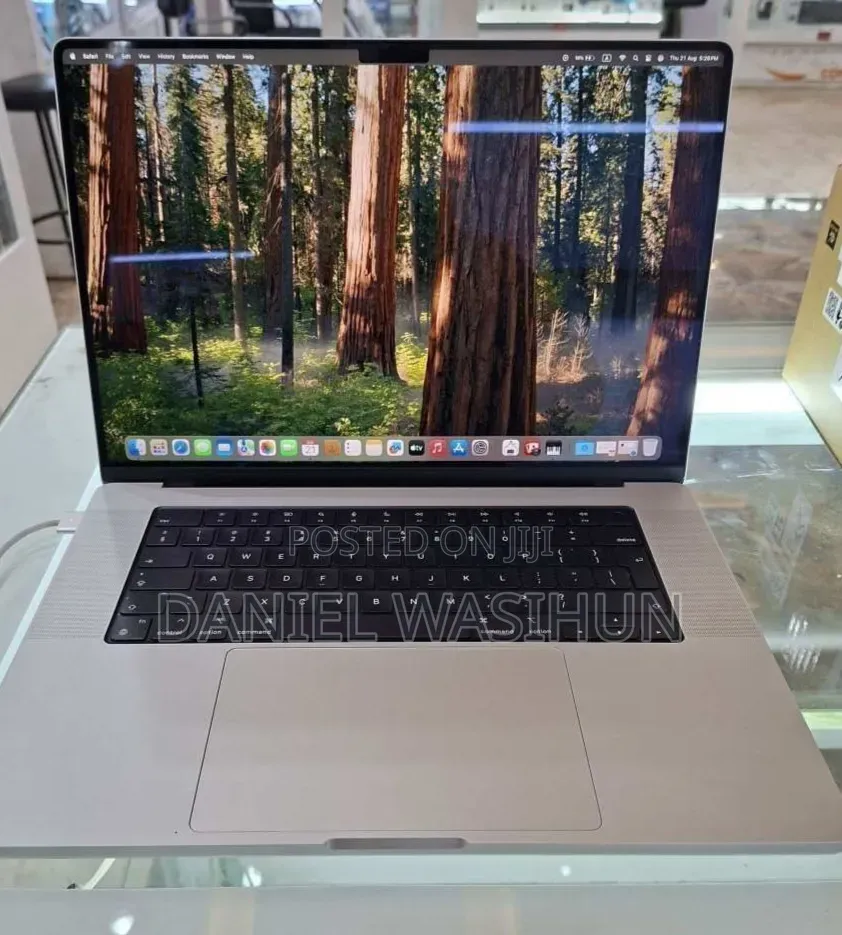 New Laptop Apple MacBook Pro 2020 M1 16GB Apple M1 Pro SSD 512GB