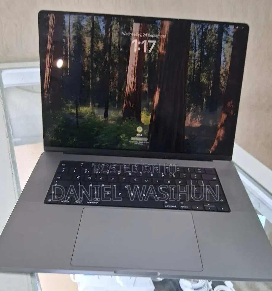 New Laptop Apple MacBook Pro 2020 M1 16GB Apple M1 Pro SSD 512GB