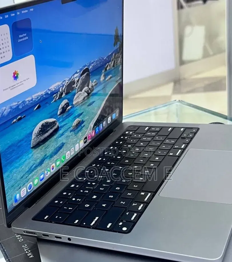New Laptop Apple MacBook 16GB SSD 512GB