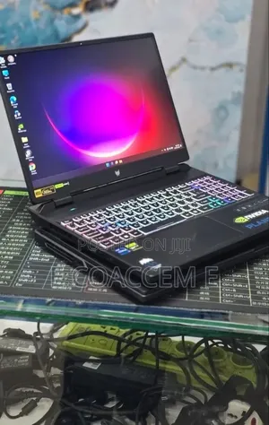 New Laptop Acer Predator Helios 16 16GB Intel Core i7 SSD 512GB