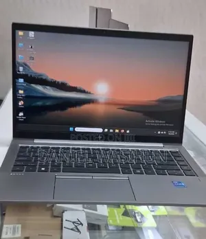 New Laptop HP ZBook Firefly G8 16GB Intel Core i7 SSD 512GB