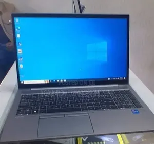 New Laptop HP ZBook Firefly G8 16GB Intel Core i7 SSD 512GB
