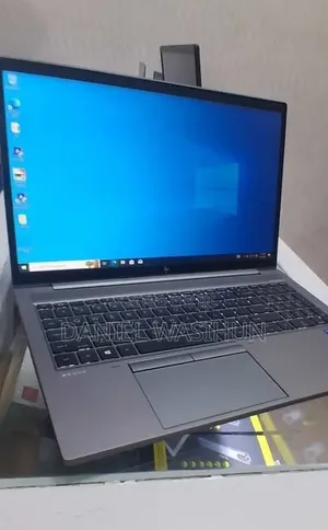 New Laptop HP ZBook Firefly G8 16GB Intel Core i7 SSD 512GB