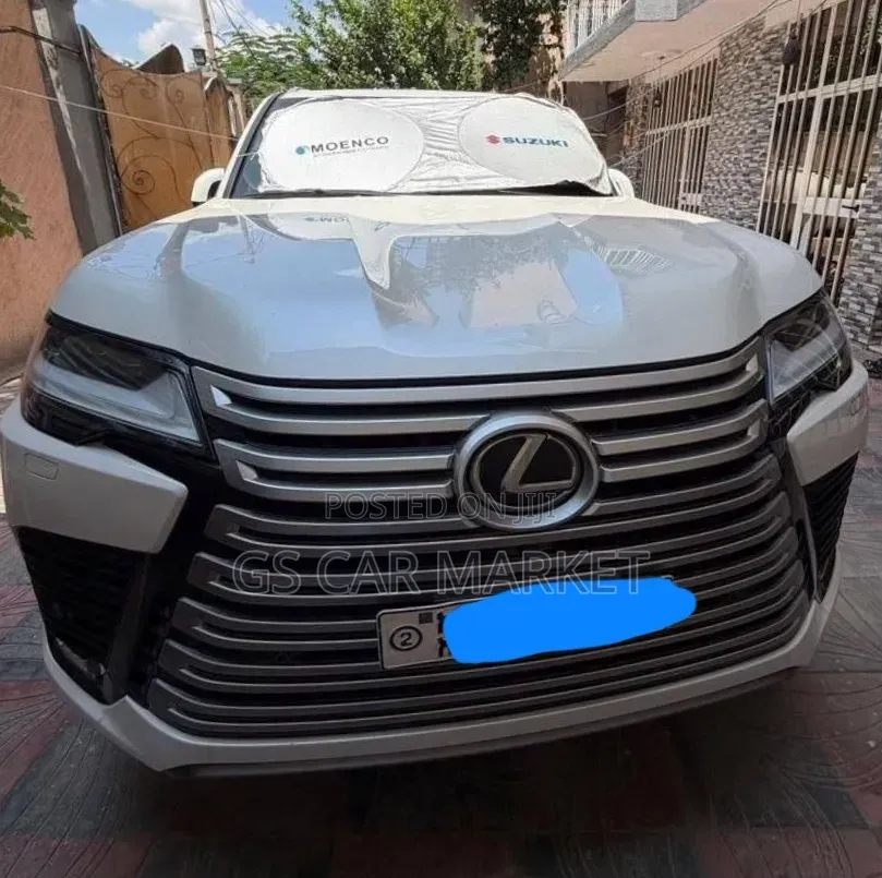 Lexus LX 2023 White