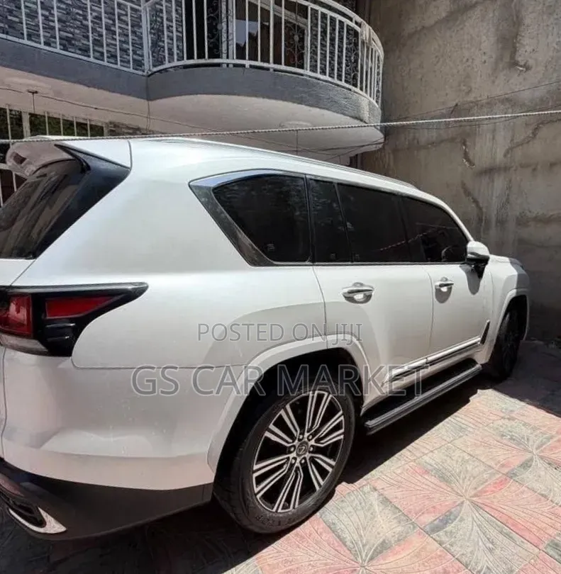Lexus LX 2023 White