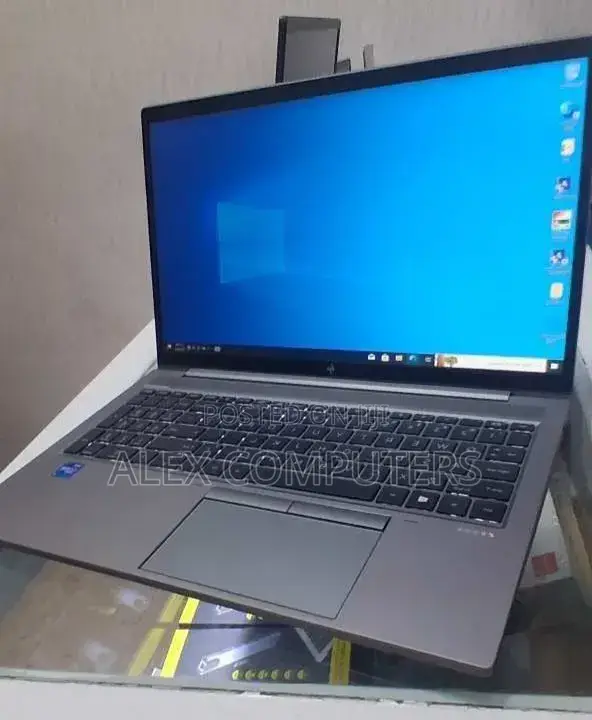 New Laptop HP ZBook Fury 15 G8 16GB Intel Core i7 SSD 512GB