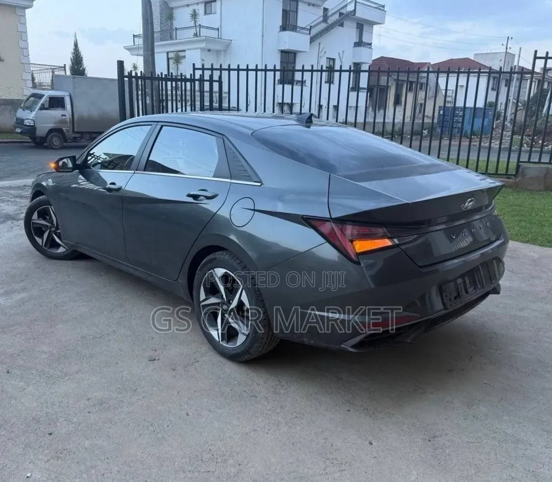 Hyundai Avante 2021 Teal