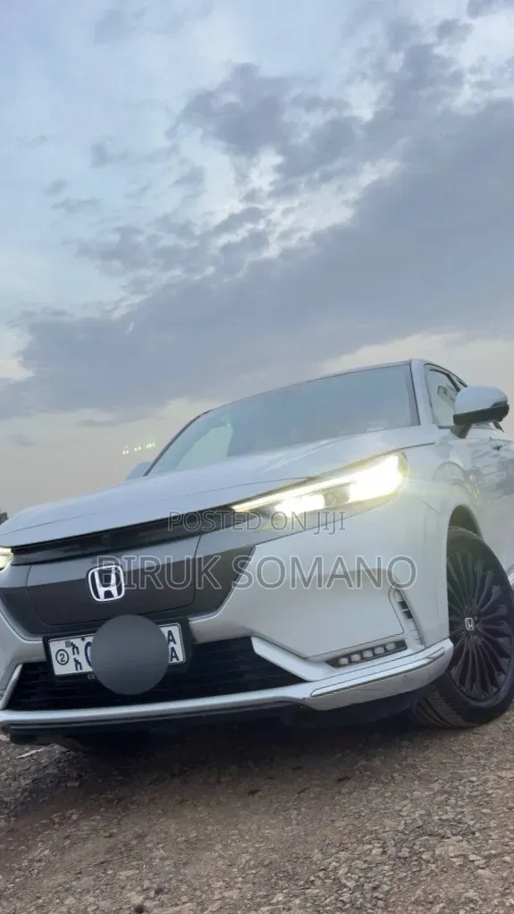 Honda e:NS1 2024 Off white