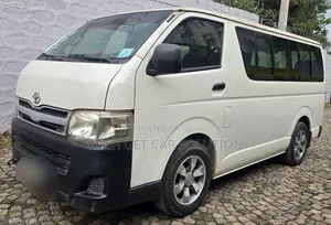 Toyota HiAce 2013 White