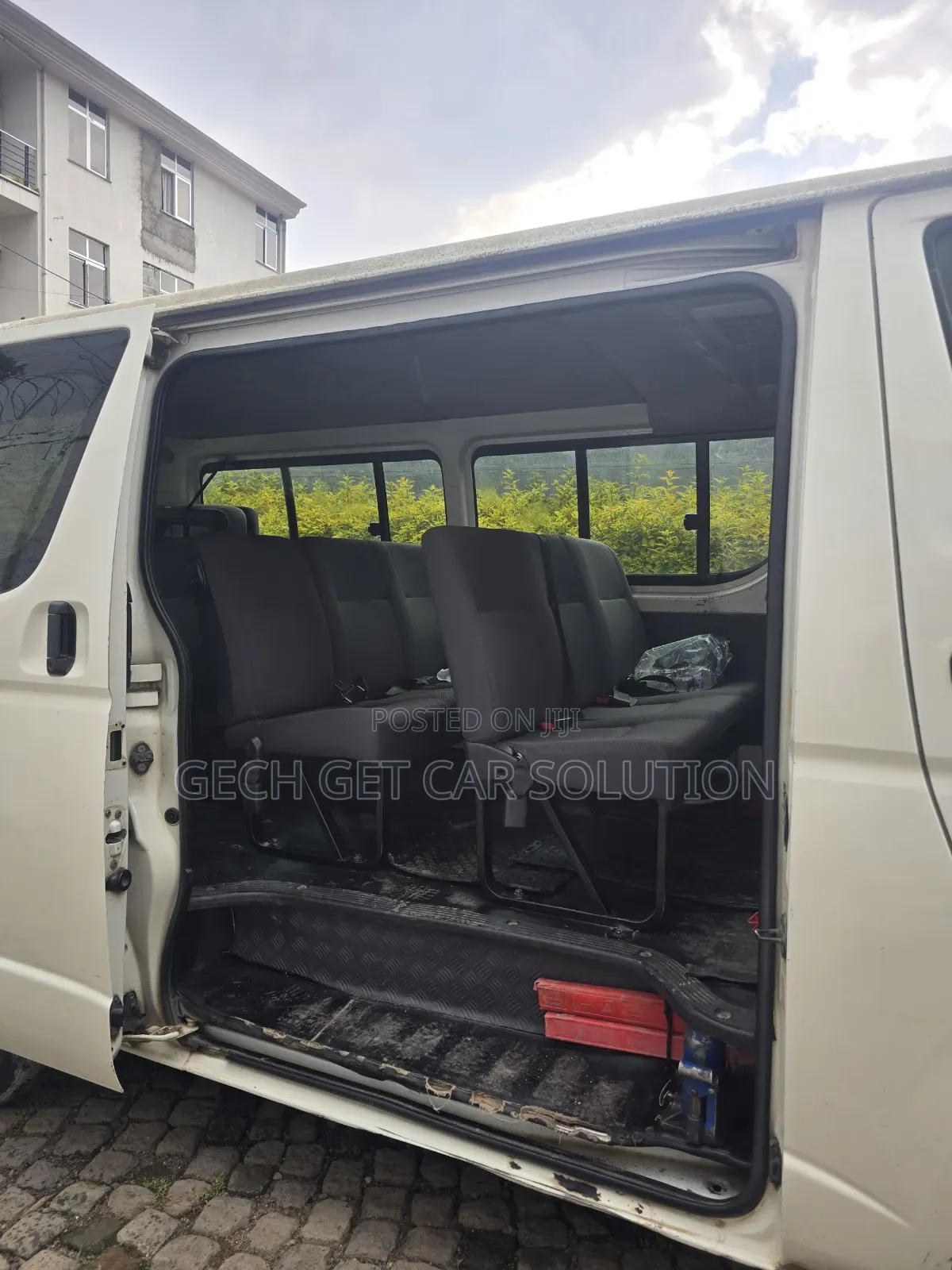 Toyota HiAce 2013 White
