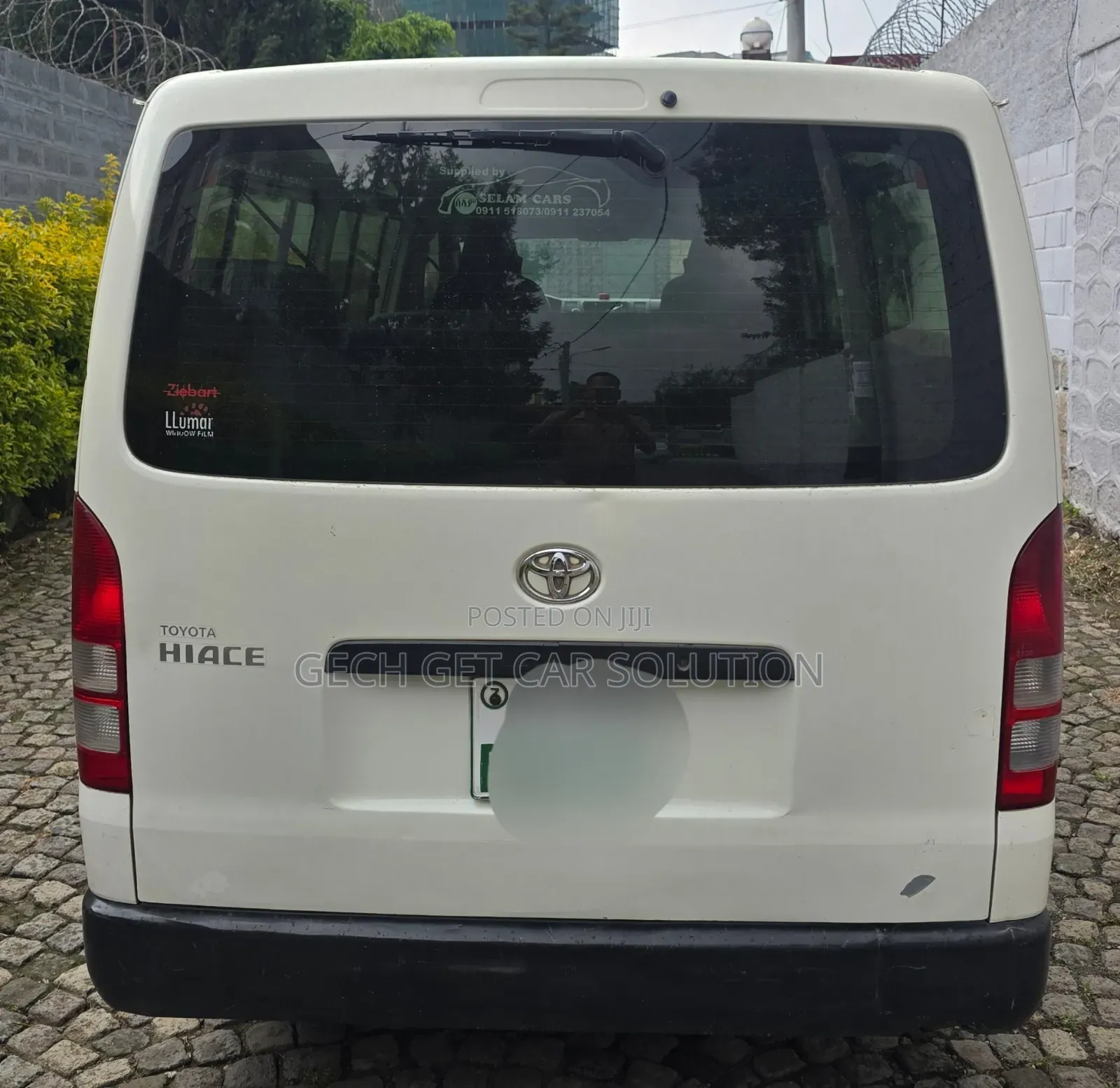 Toyota HiAce 2013 White