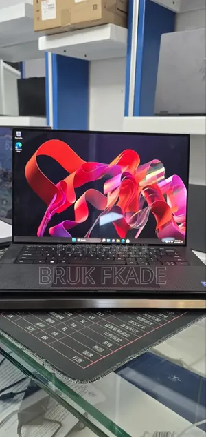 New Laptop Dell Precision 5560 16GB Intel Core i7 SSD 512GB