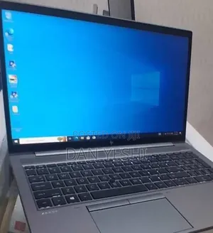 New Laptop HP ZBook Firefly G8 16GB Intel Core i7 SSD 512GB