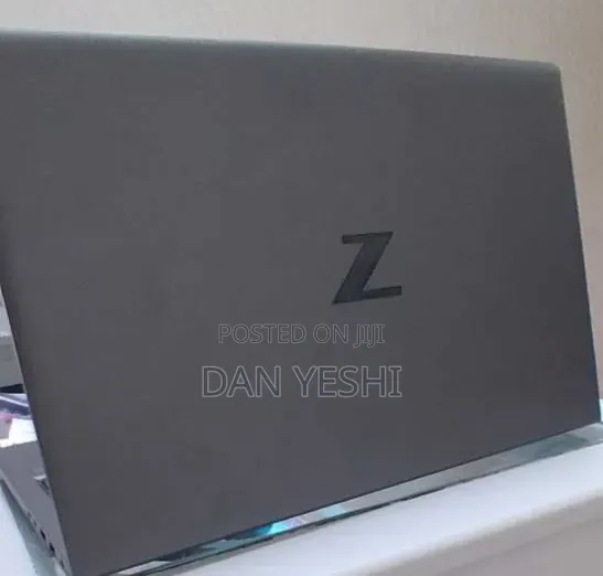 New Laptop HP ZBook Firefly G8 16GB Intel Core i7 SSD 512GB
