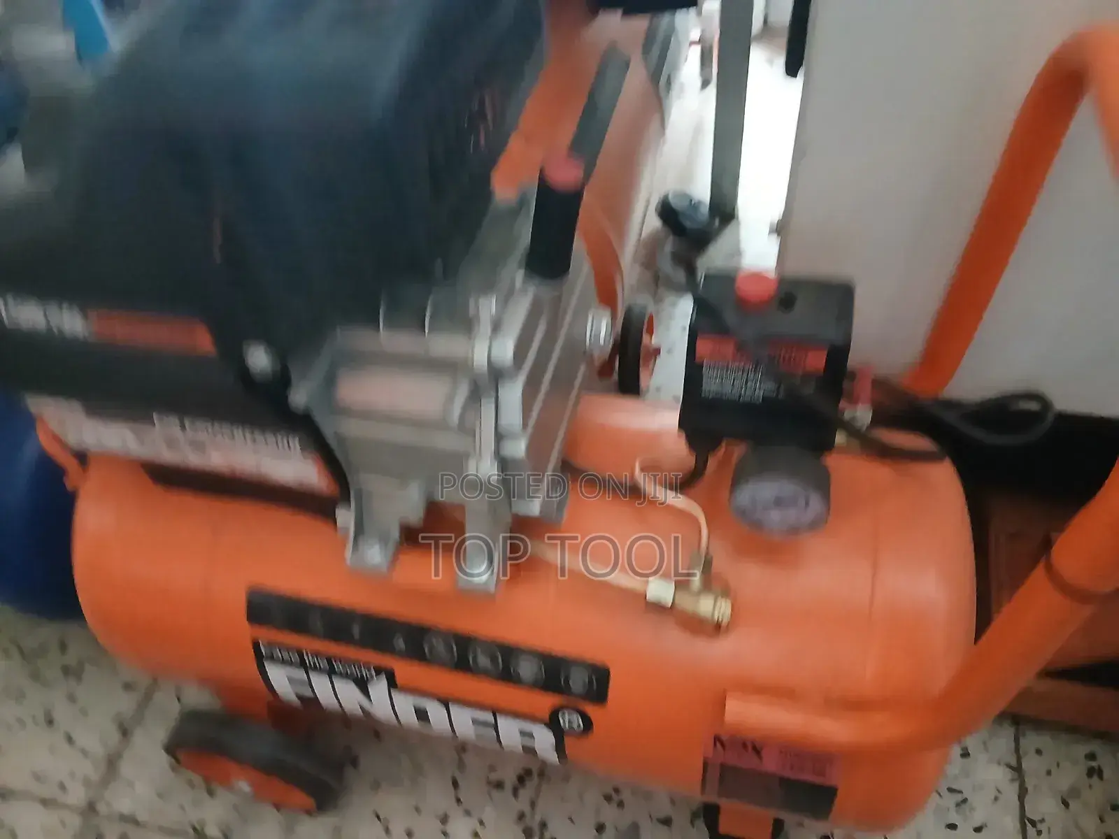 ,Highlighted Image Shows a Finder Max FD Air Compressor.
