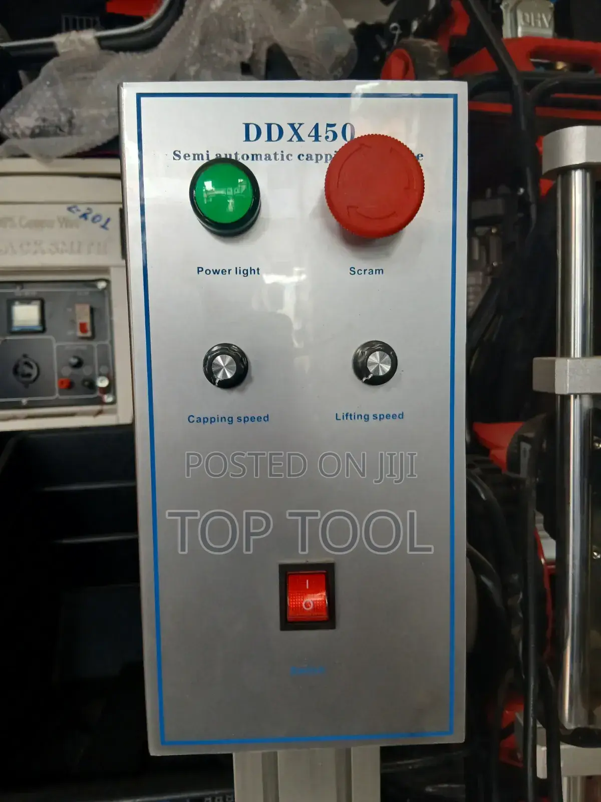 ፡ይህ መሳሪያ DDX450 ከፊል-አውቶማቲክ (Semi-Automatic) የጠርሙስ ክዳን መዝጊያ (Capping