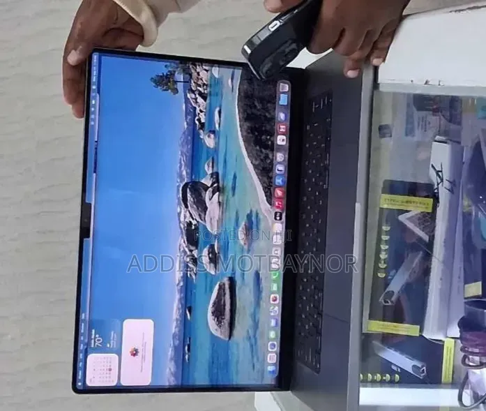 New Laptop Apple MacBook Pro 2021 M1 32GB Apple M1 Pro SSD 1T