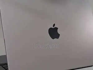 New Laptop Apple MacBook Pro 32GB Apple M1 Max SSD 1T