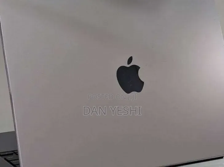 New Laptop Apple MacBook Pro 32GB Apple M1 Max SSD 1T