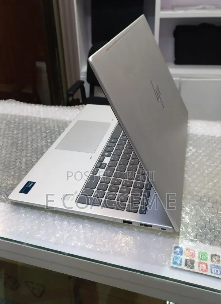 New Laptop HP 16GB Intel Core Ultra 7 SSD 512GB