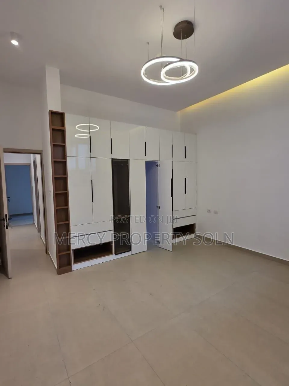 Furnished 5bdrm Villa in Bole for sale