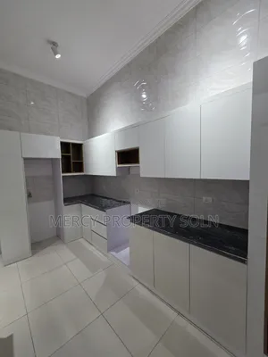 Furnished 5bdrm Villa in Bole for sale