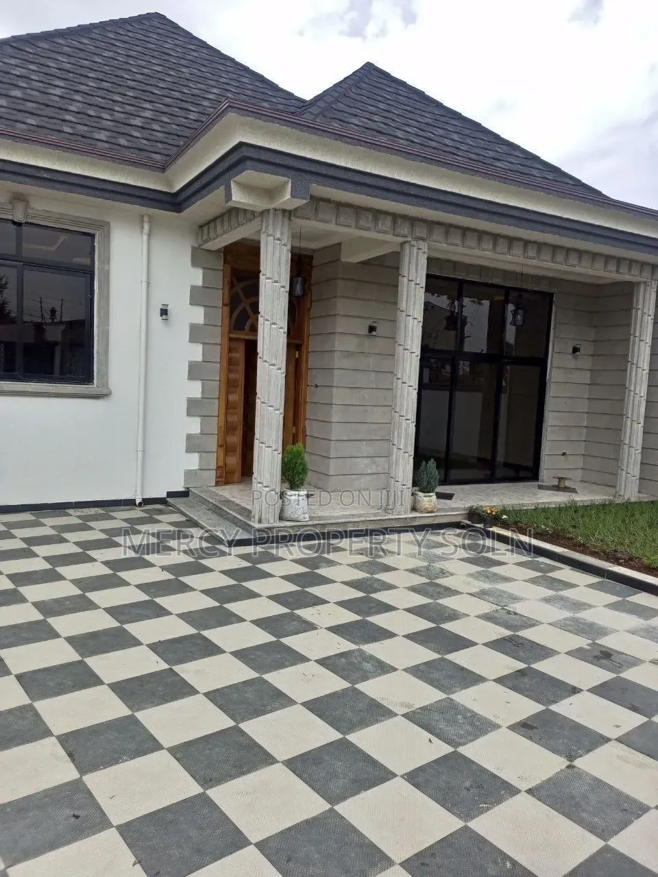 6bdrm Villa in Bole for sale