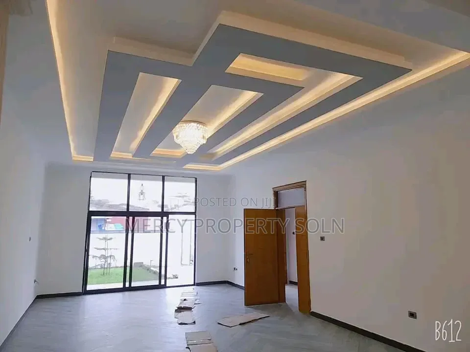 6bdrm Villa in Bole for sale