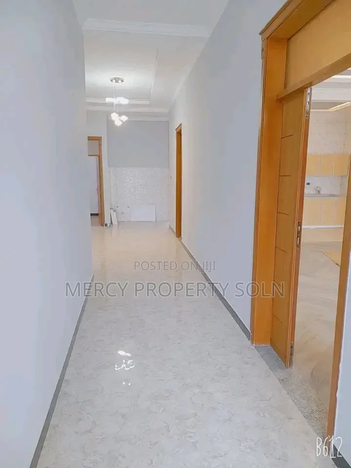 6bdrm Villa in Bole for sale