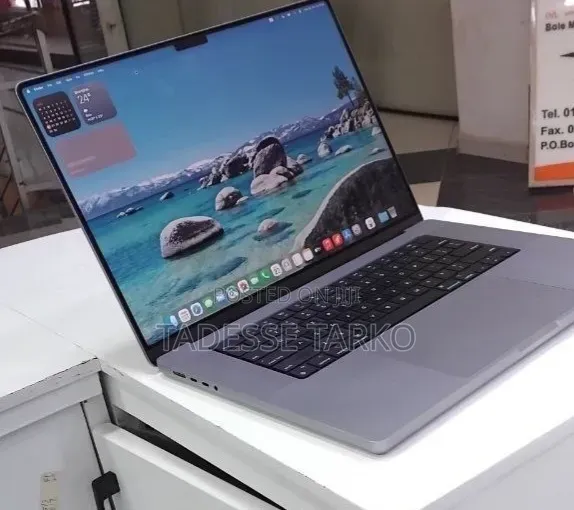 New Laptop Apple MacBook Pro 2021 M1 32GB Apple M1 Pro SSD 1T