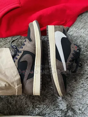 Nike Air Jordan 1 Low × Travis Scott