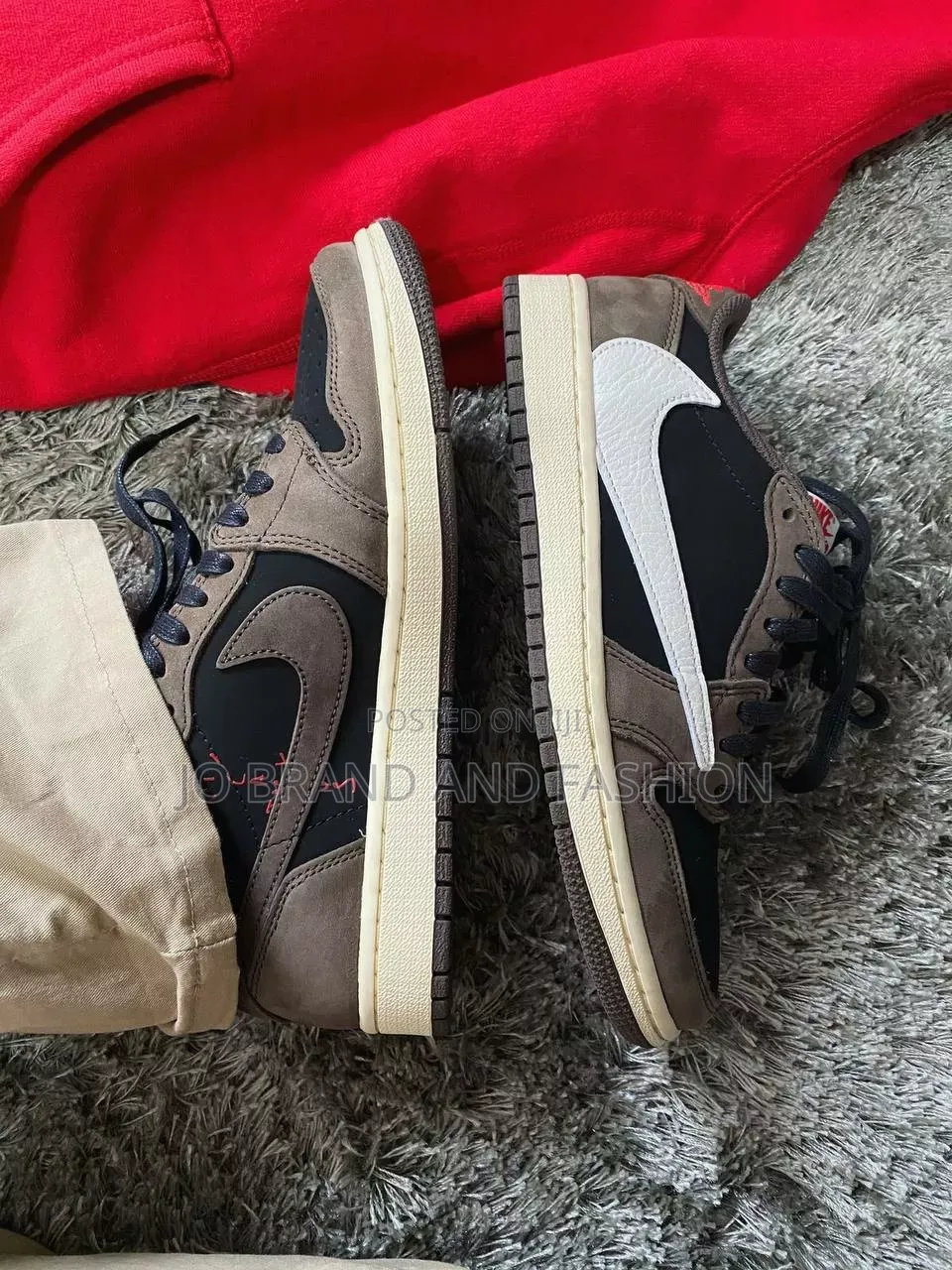 Nike Air Jordan 1 Low × Travis Scott