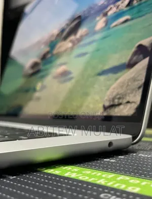 New Laptop Apple MacBook Air 2025 M4 16GB Apple M4 SSD 256GB