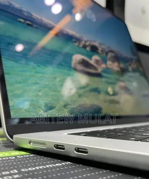 New Laptop Apple MacBook Air 2025 M4 16GB Apple M4 SSD 256GB