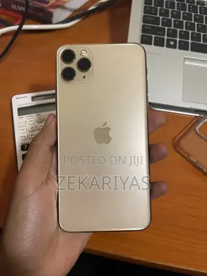 Apple iPhone 11 Pro Max 64 GB Gold