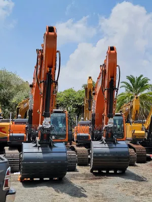 XCMG/Develon/Excavator/ Gelbach/Sinotruk/Dumptruck/Shacman Bank Ale