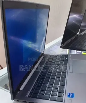 New Laptop HP ZBook Firefly G8 16GB Intel Core i7 SSD 512GB