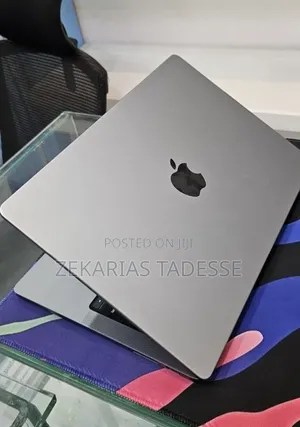 New Laptop Apple MacBook Pro 2023 M3 16GB Apple M5 SSD 512GB
