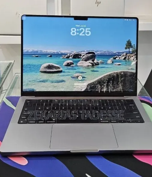 New Laptop Apple MacBook Pro 2023 M3 16GB Apple M5 SSD 512GB