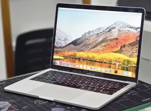 New Laptop Apple MacBook Pro 2019 16GB Intel Core i7 SSD 256GB