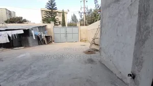 የሚከራይ መጋዘን