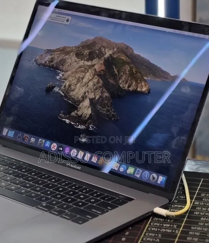New Laptop Apple MacBook 2018 32GB Intel Core i7 SSD 1T