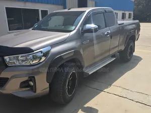 Toyota Hilux 2020 Gray