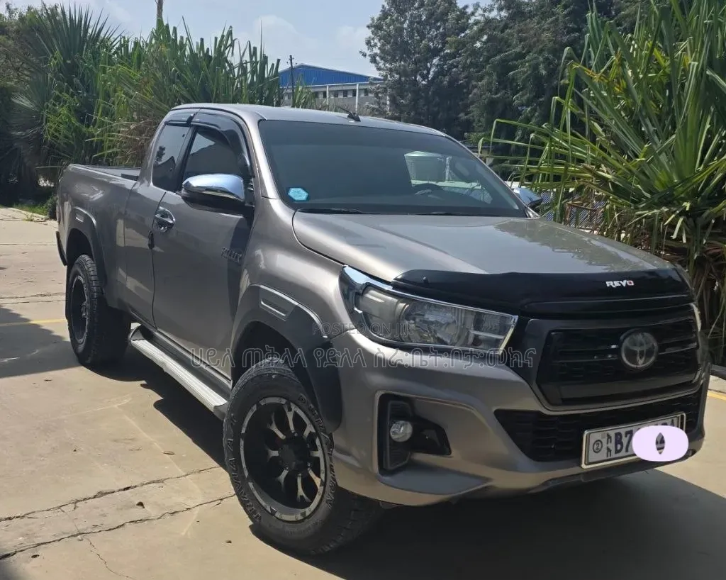 Toyota Hilux 2020 Gray