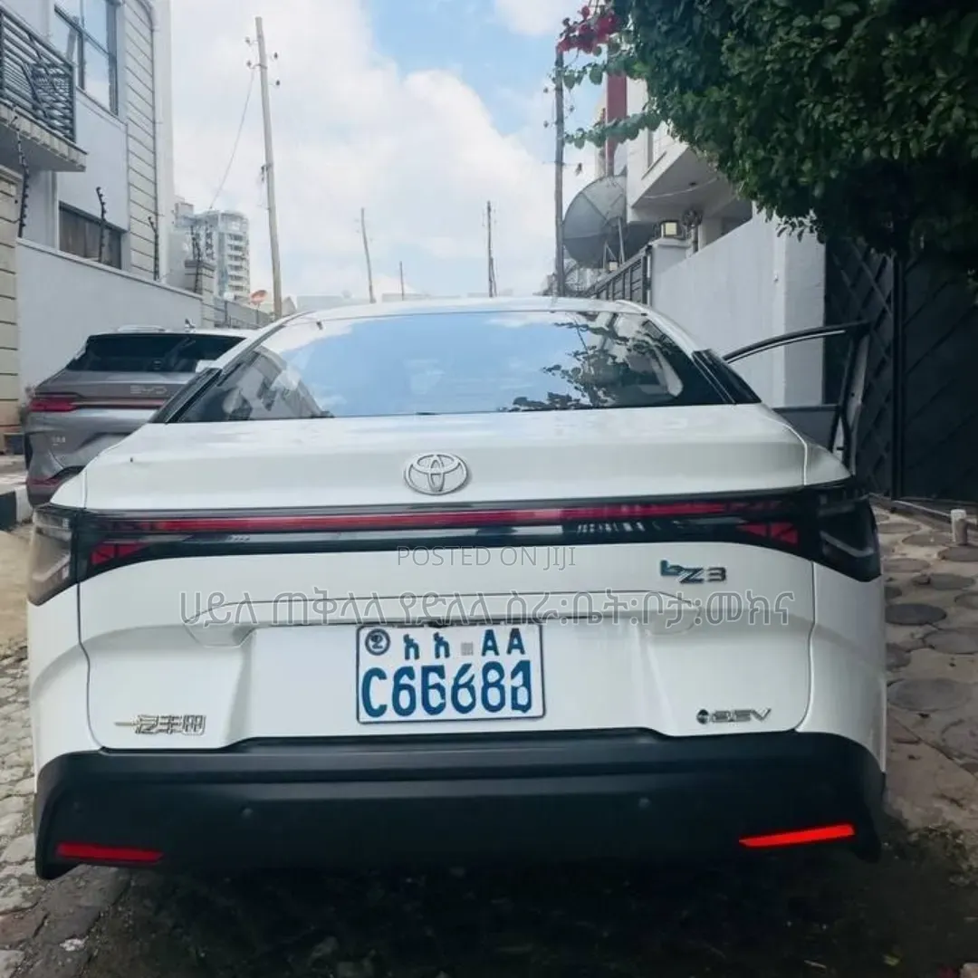 Toyota bZ3 2025 White