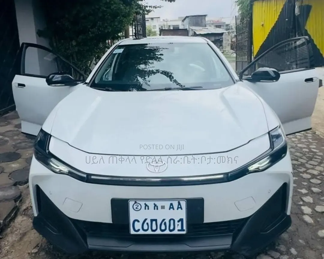 Toyota bZ3 2025 White