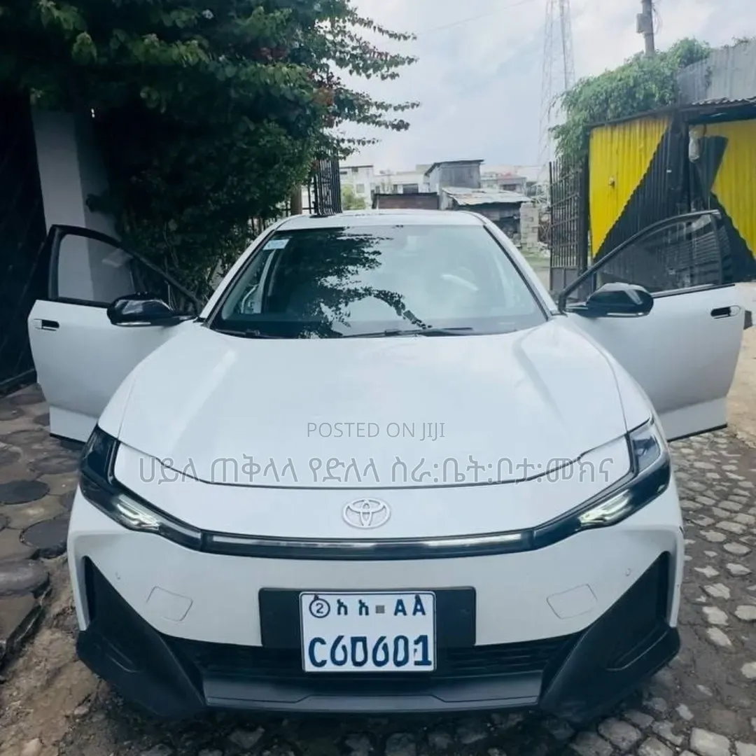 Toyota bZ3 2025 White
